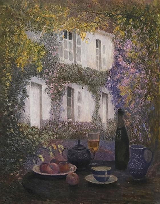 TABLE AT THE MANSION WITH FLOWERS